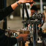 La adicción en el trabajo: ¿Es rentable para camareros y empresas?